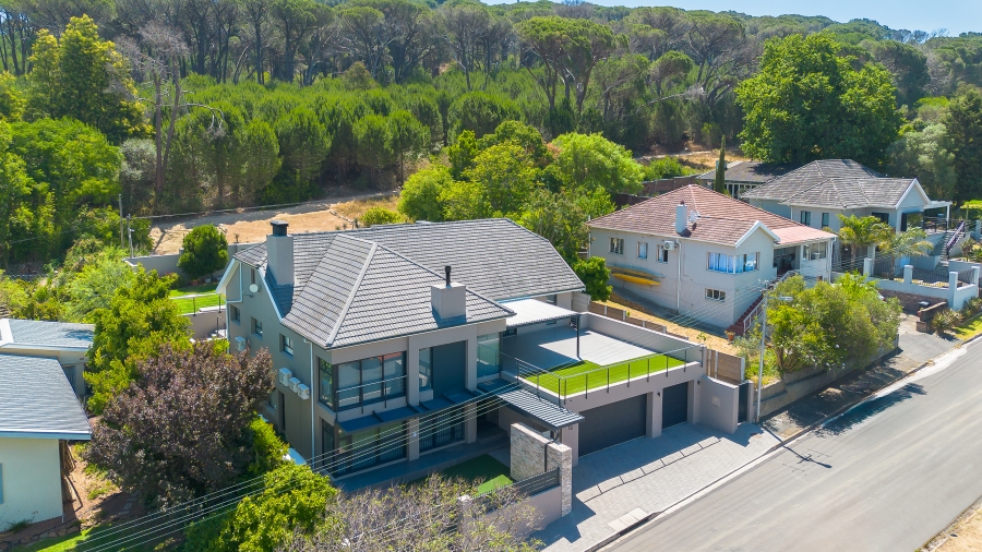 4 Bedroom Property for Sale in Courtrai Western Cape